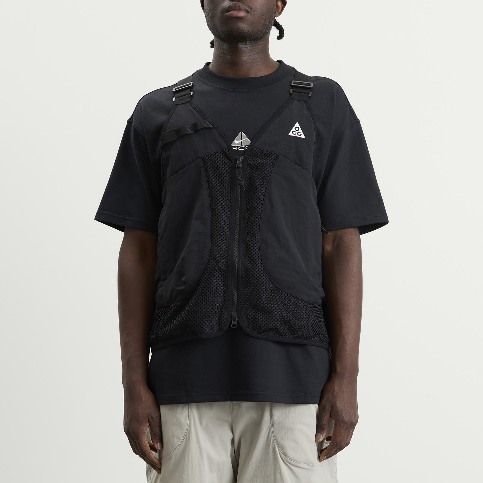 Men's ACG Dolomite Vest in Black/Summit White