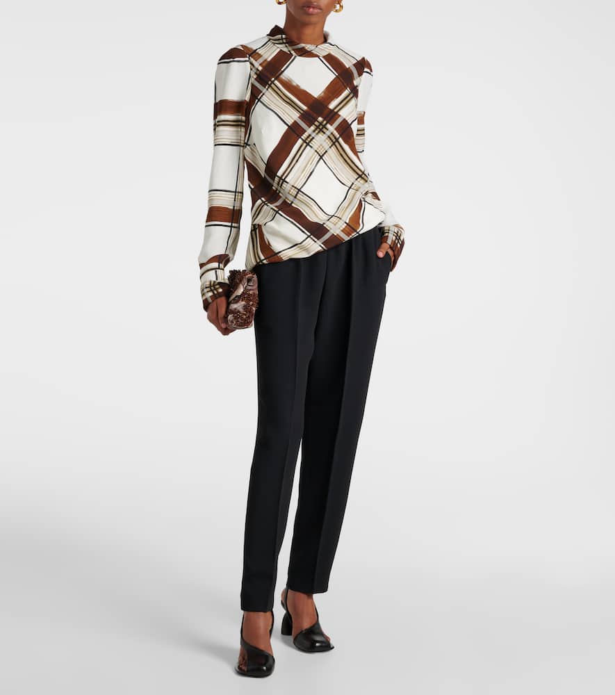 Pleated slim pants