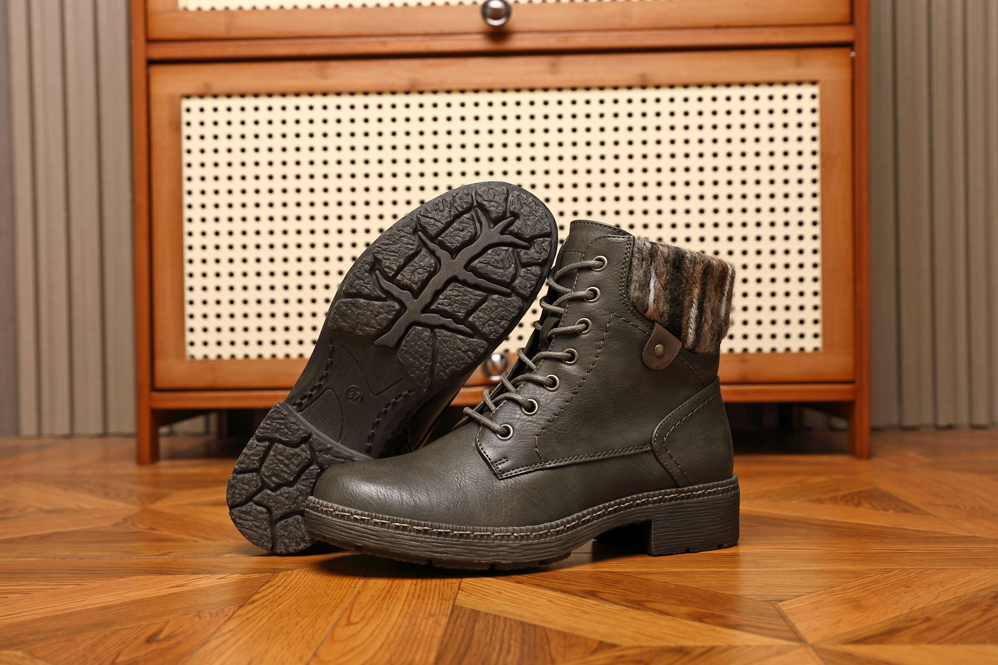 IVACHY Women's Warm Lined Winter Combat Boots with Fur Collar in Khaki