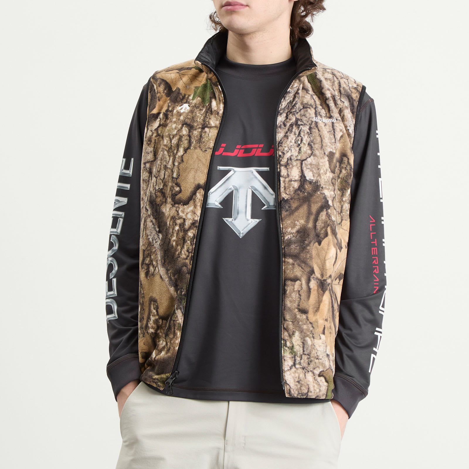 Men's Allterrain x JJJJound Reversible Vest in Black/Charcoal