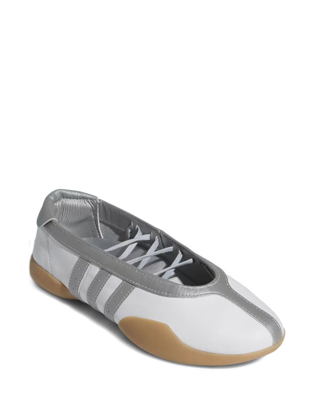 Taekwondo Mei "Cloud White/Silver Metallic/Gum" sneakerinas