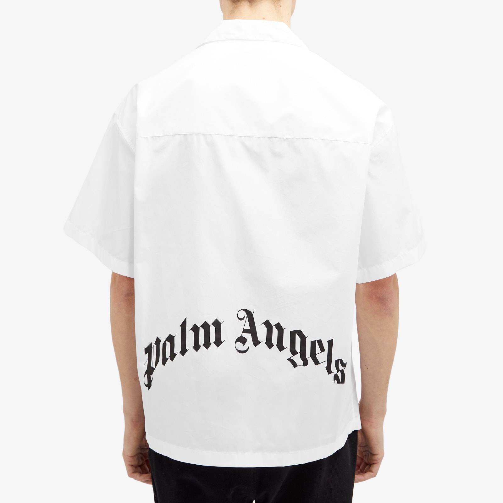 팜 엔젤스 Men's Curved Logo Vacation Shirt in White/Black PMGG00AS25FAB0040110