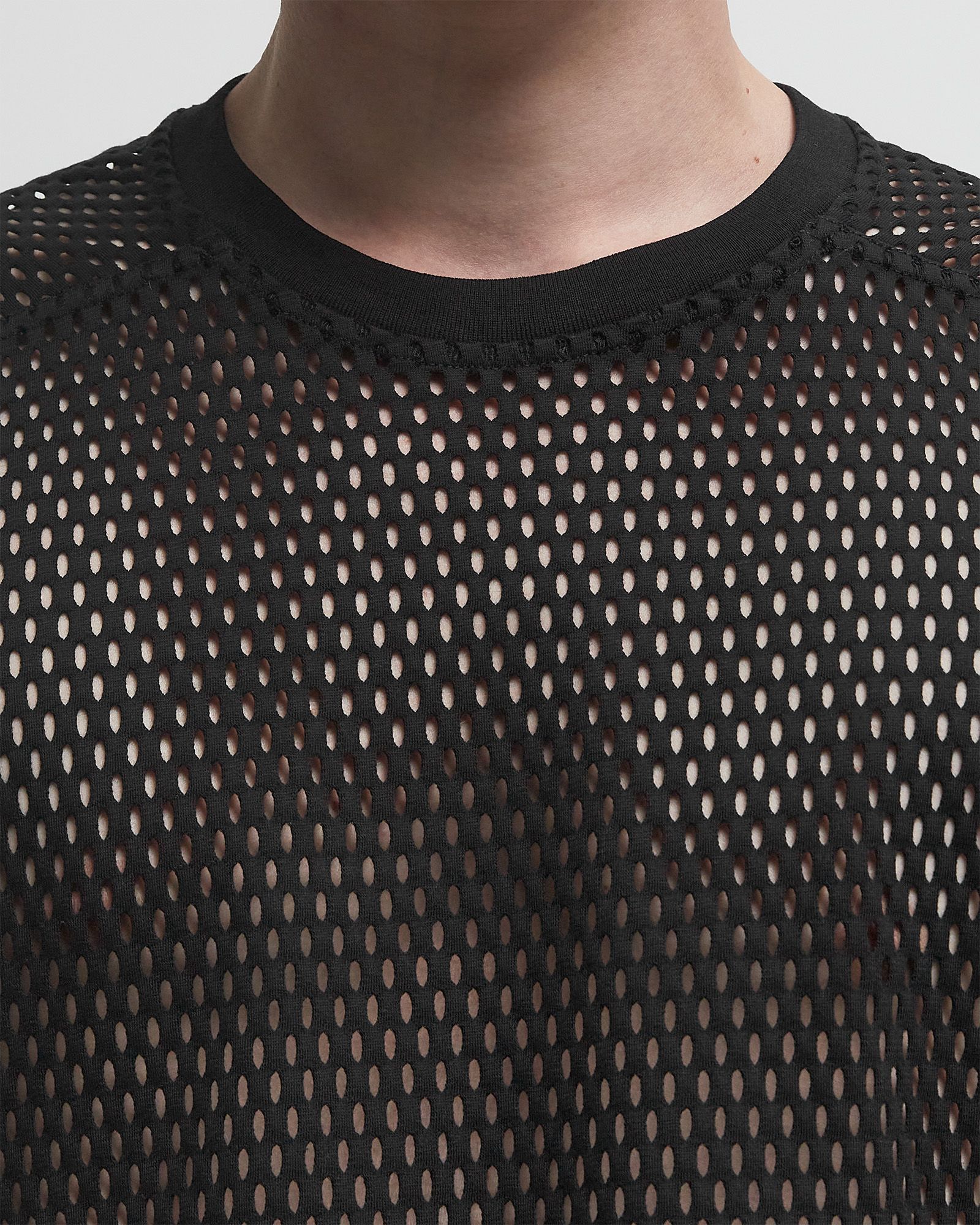 X Champion KNITTED - TOMMY T CROPPED black male Shortsleeves now available at BSTN