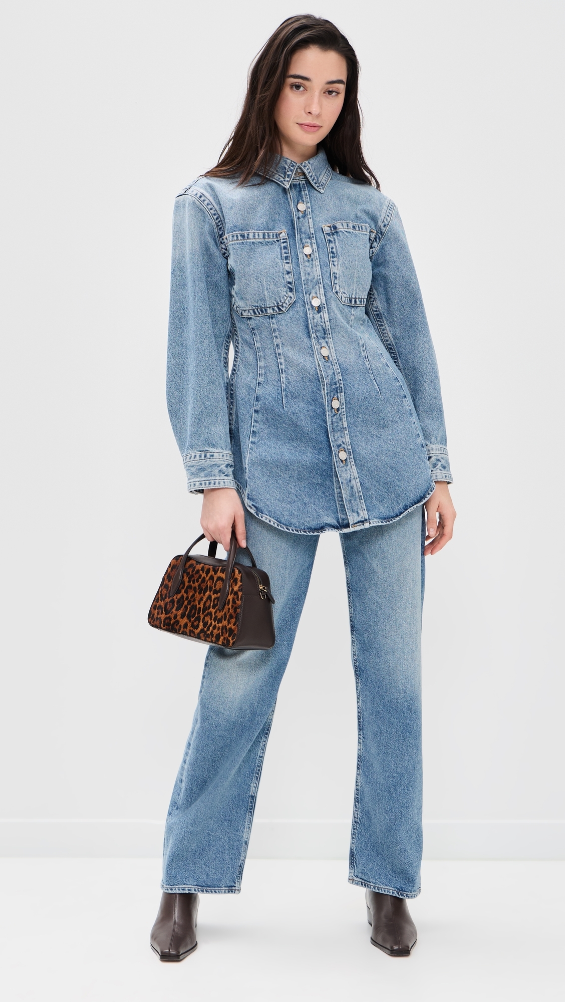 Wilma Shirt Magnify