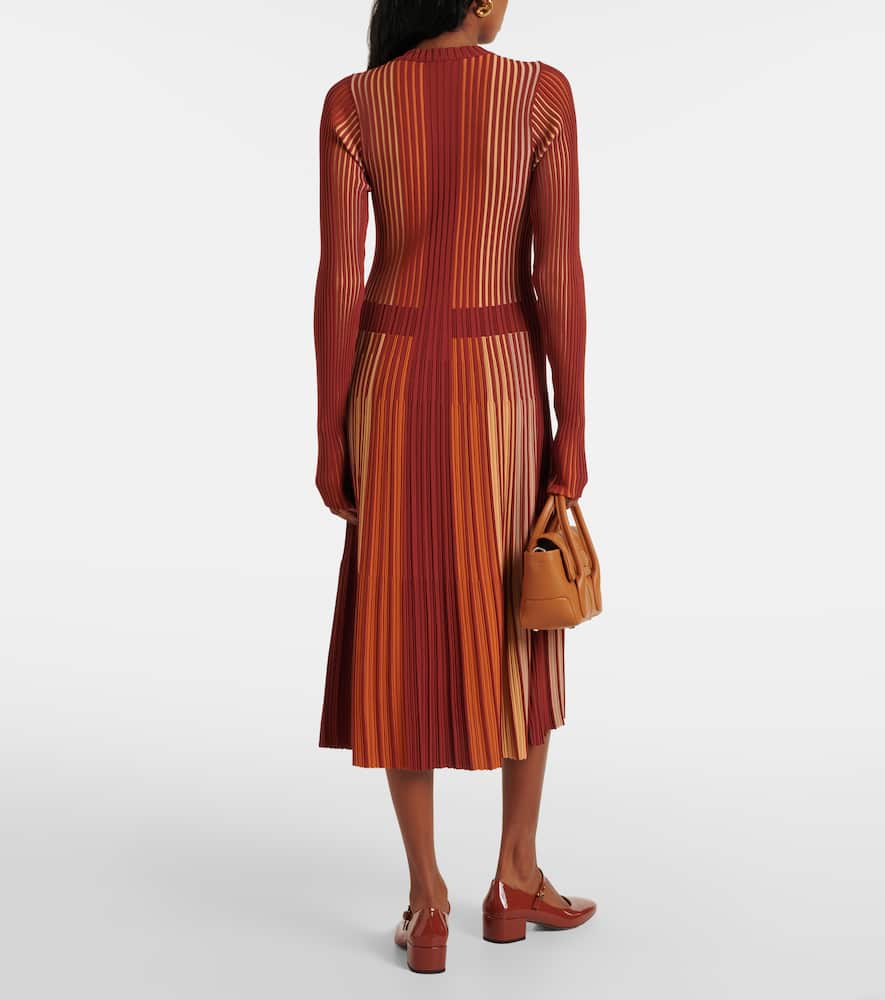 Knitted pleated midi dress