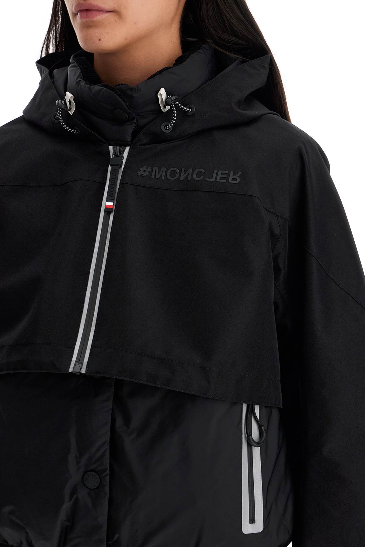Padded vest with detachable layer