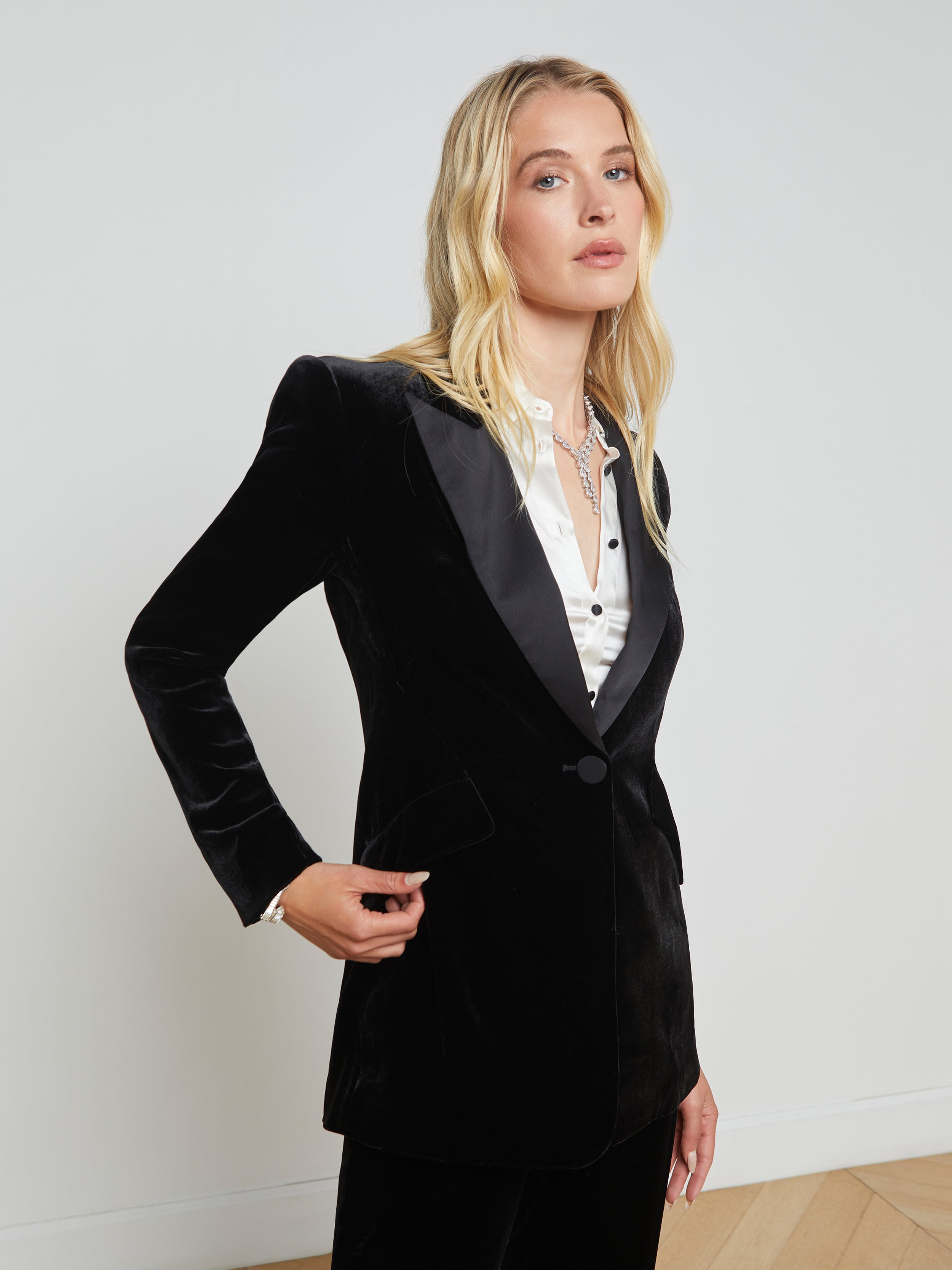 Sheila Velvet Blazer In Black