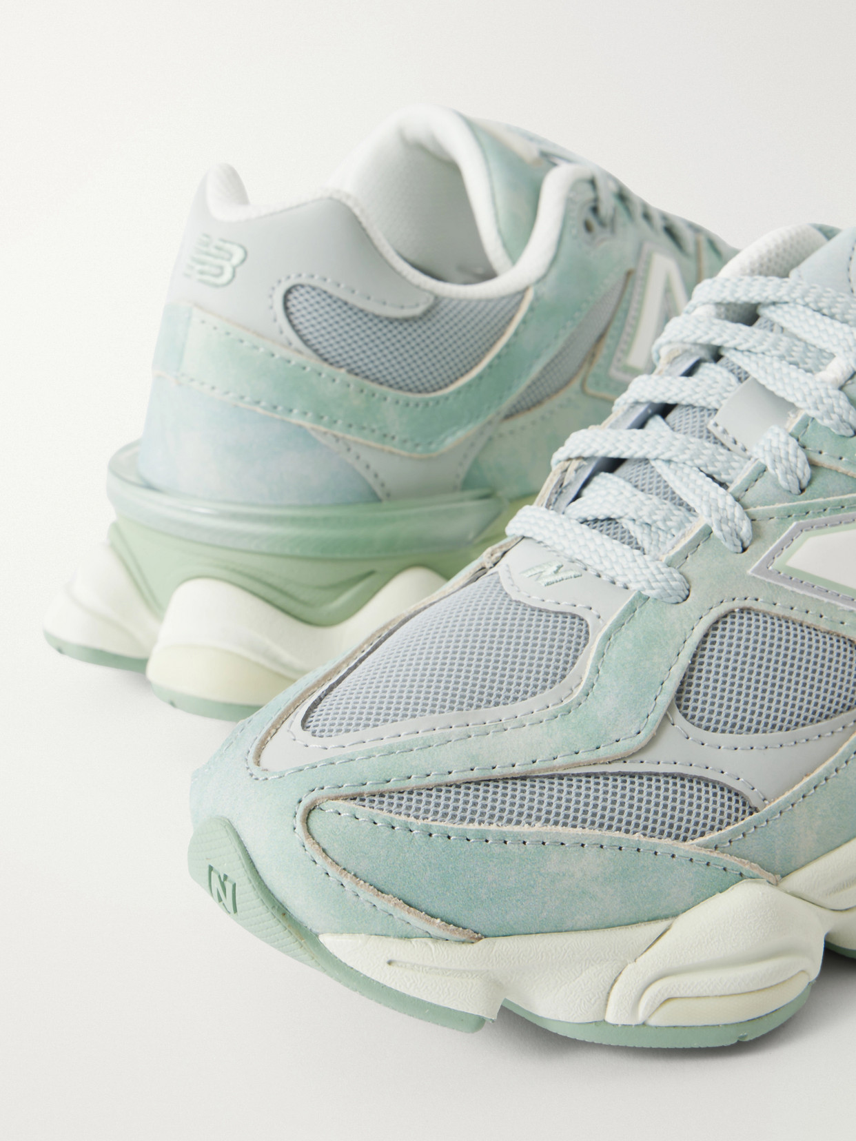 9060 Suede-trimmed Sneakers - Green