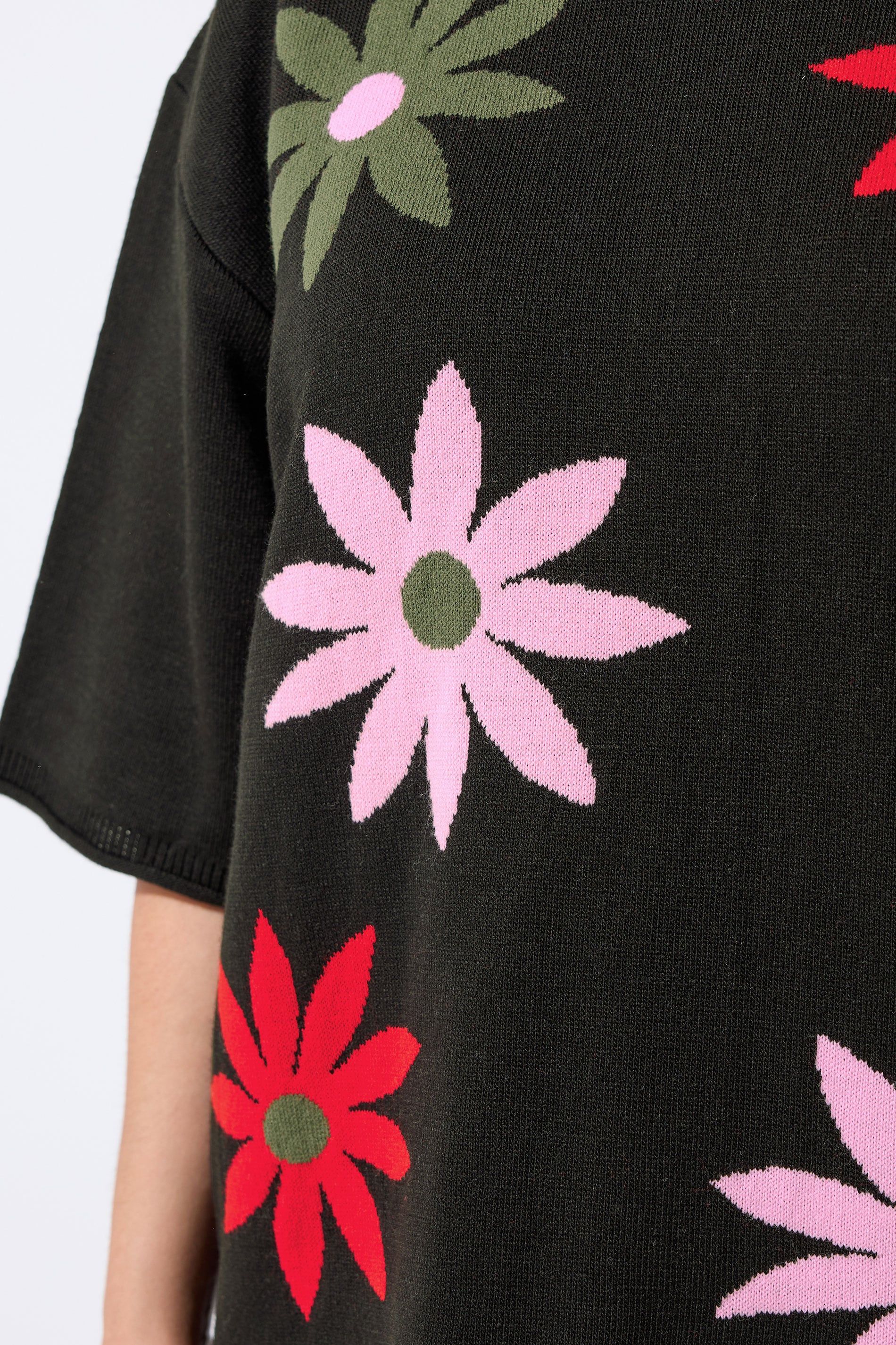 Yours Floral Knitted Boxy Top In Black