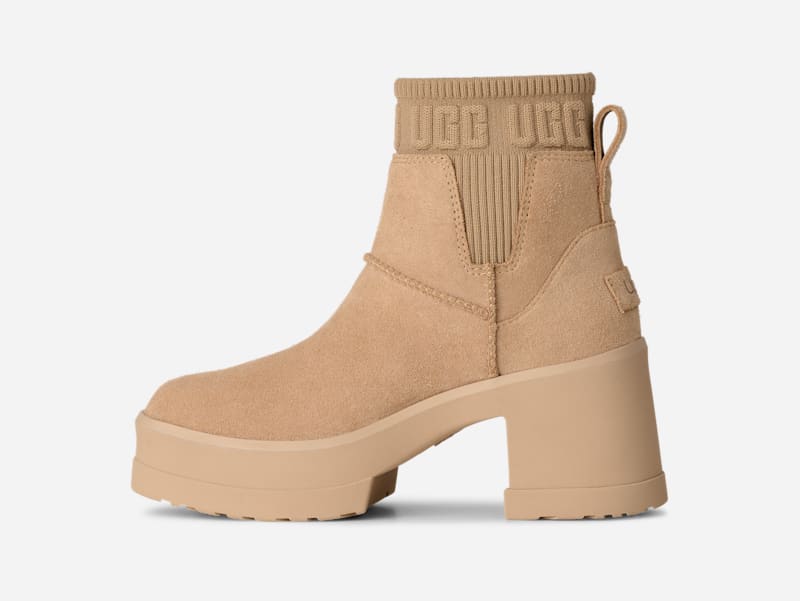 ® Women's Moxy Chelsea Suede Boots in Sand