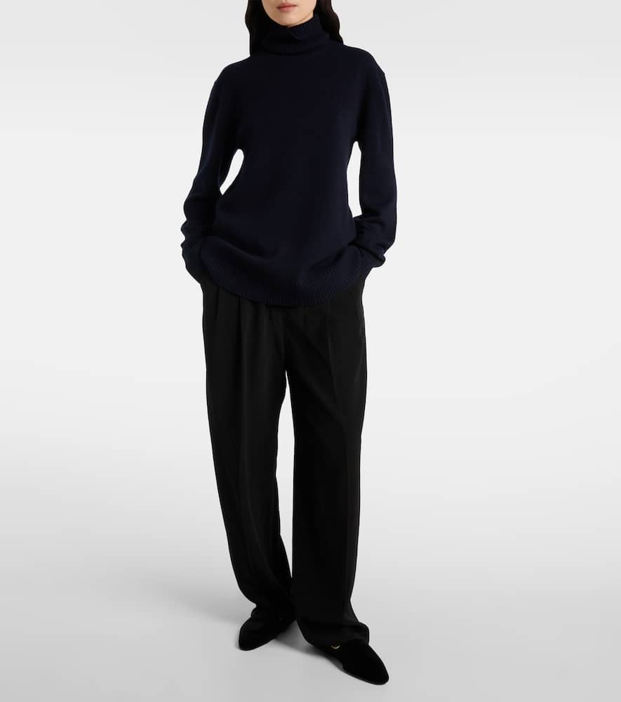 Cashmere sweater