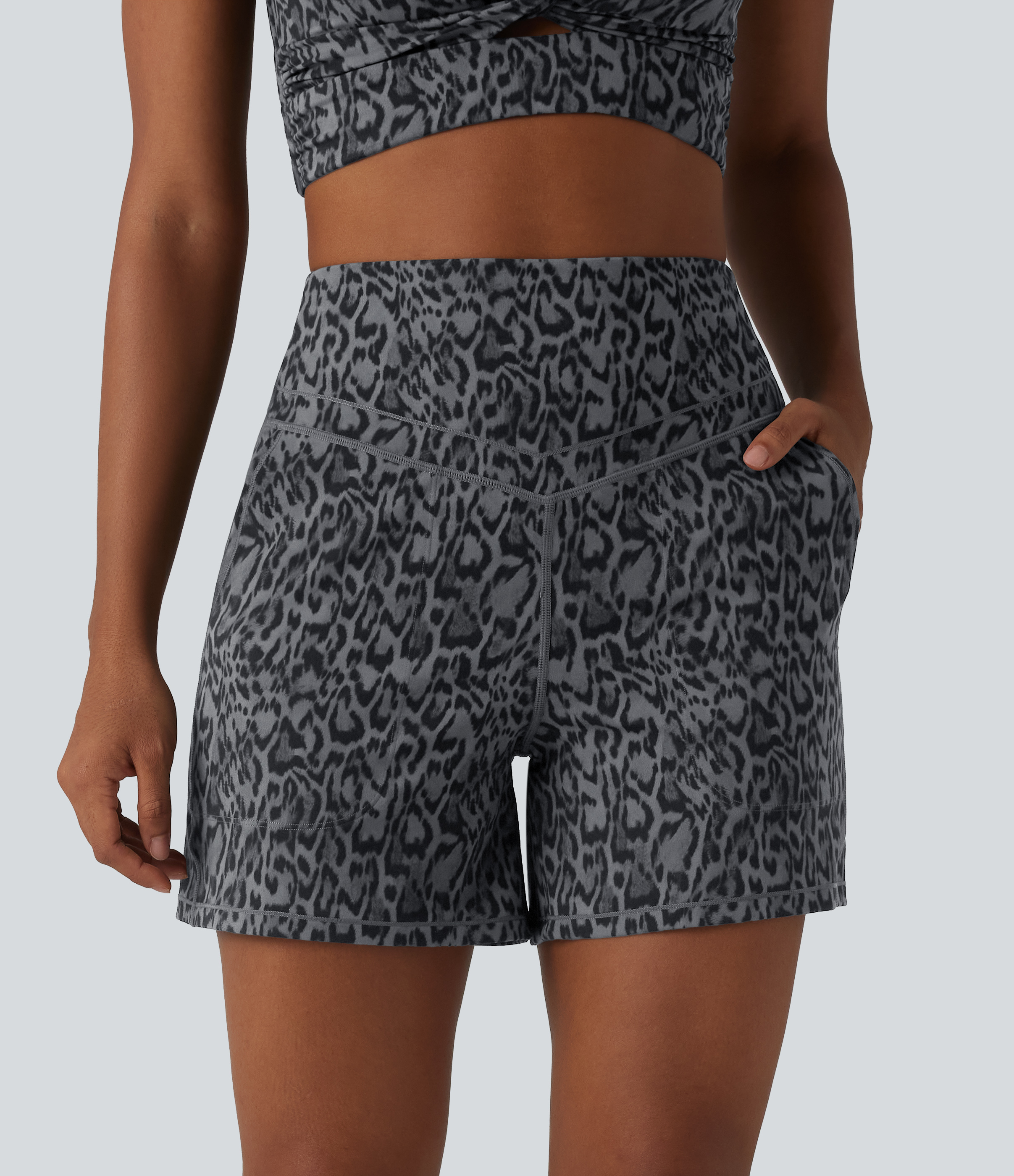 Short de yoga droit UltraSculpt™ imprimé léopard taille haute ventre plat 12,5 cm avec poches - Shadow Leopard