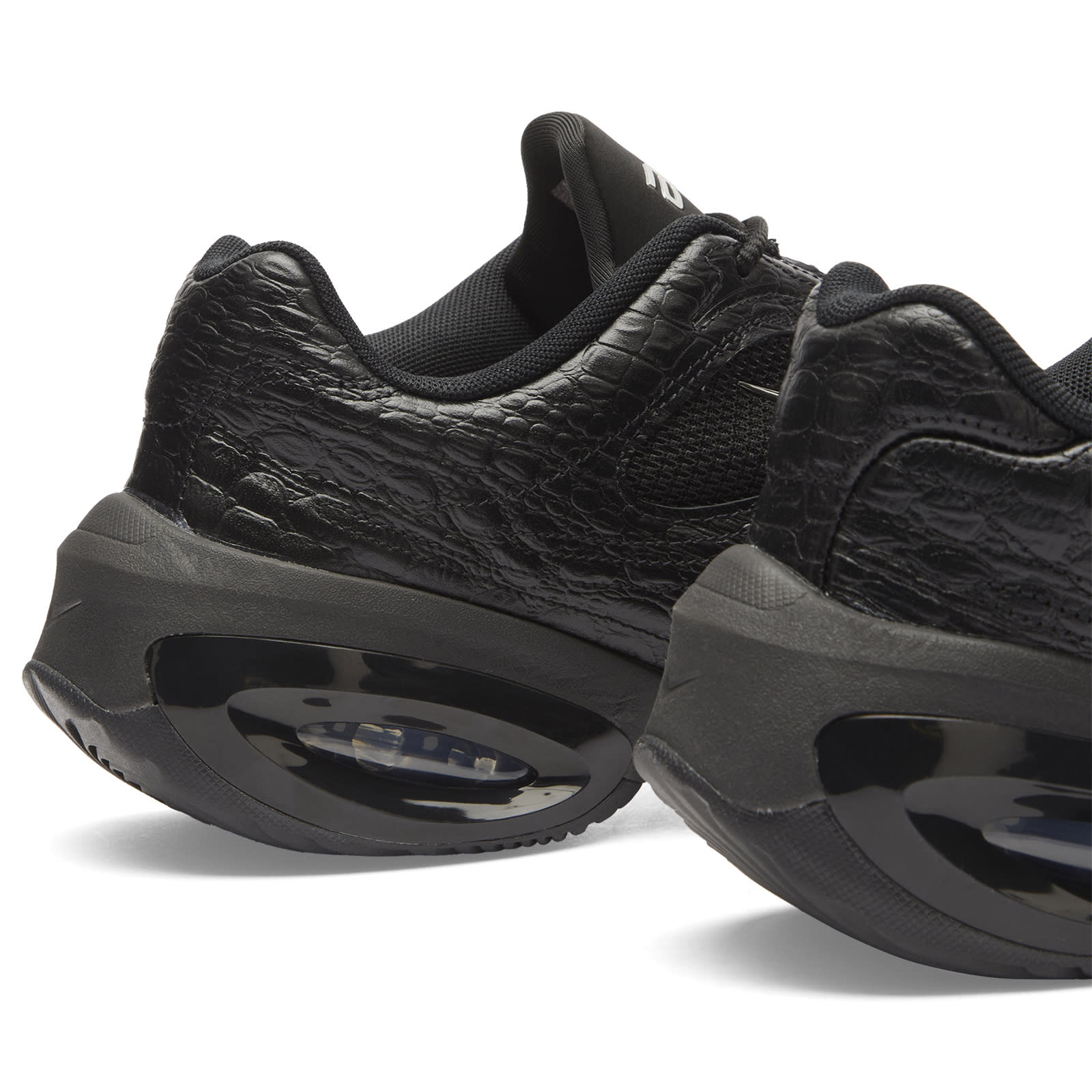 Women's Air Max Muse Se Sneaker in Black/Metallic Silver