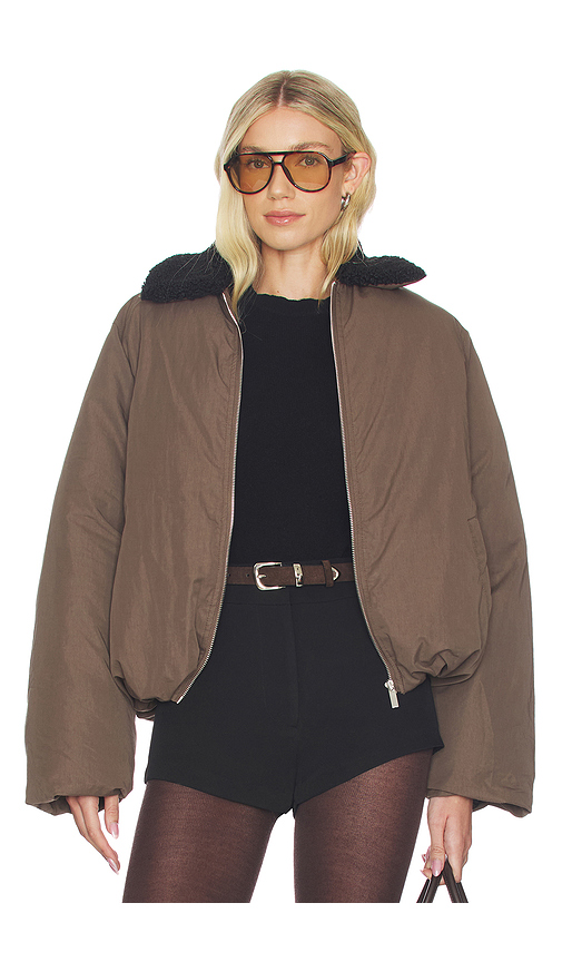 WeWoreWhat Faux Fur Collar Balloon Jacket en Taupe. L. Also en M, S