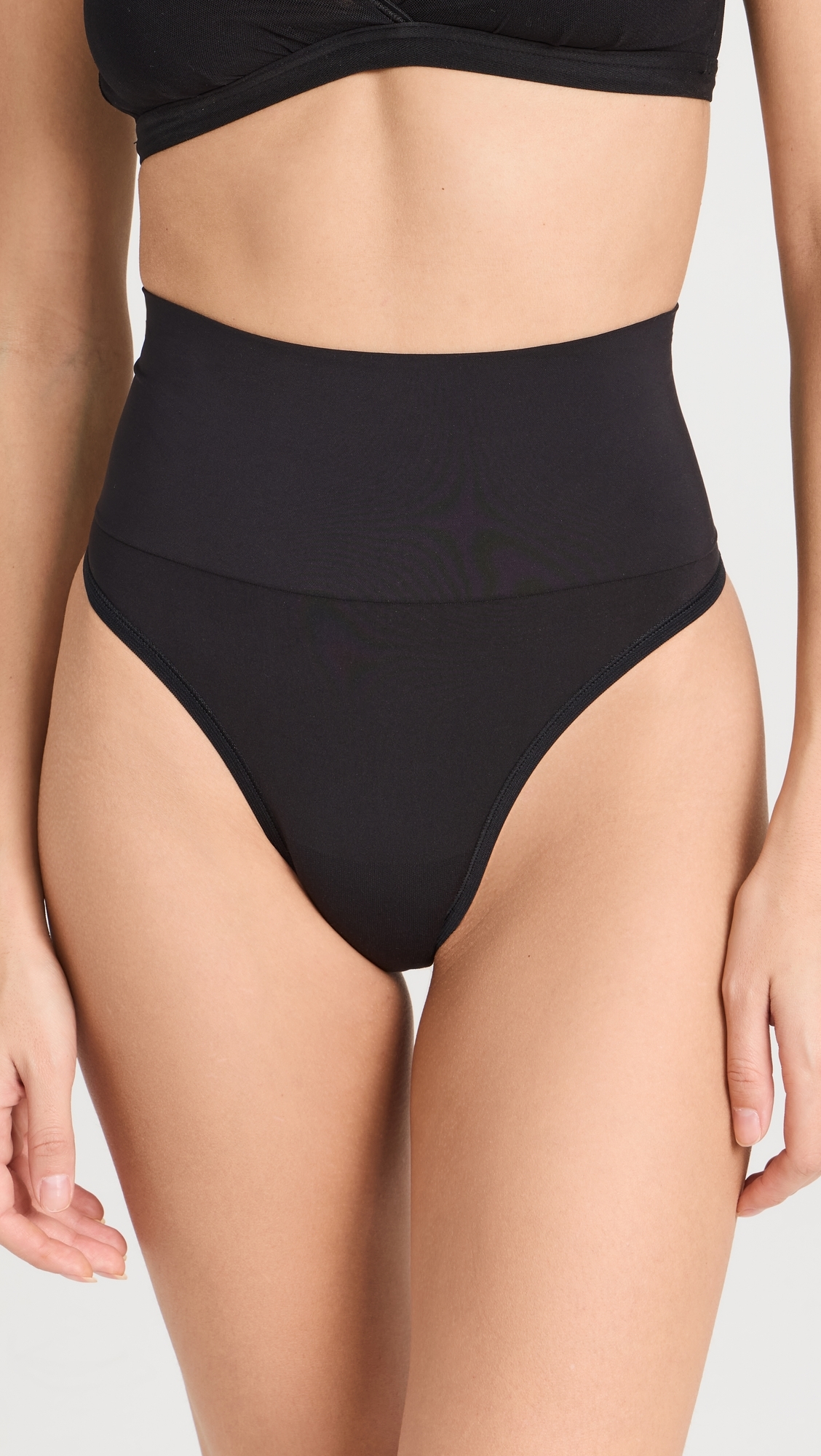 Hug Me Midrise Thong Black