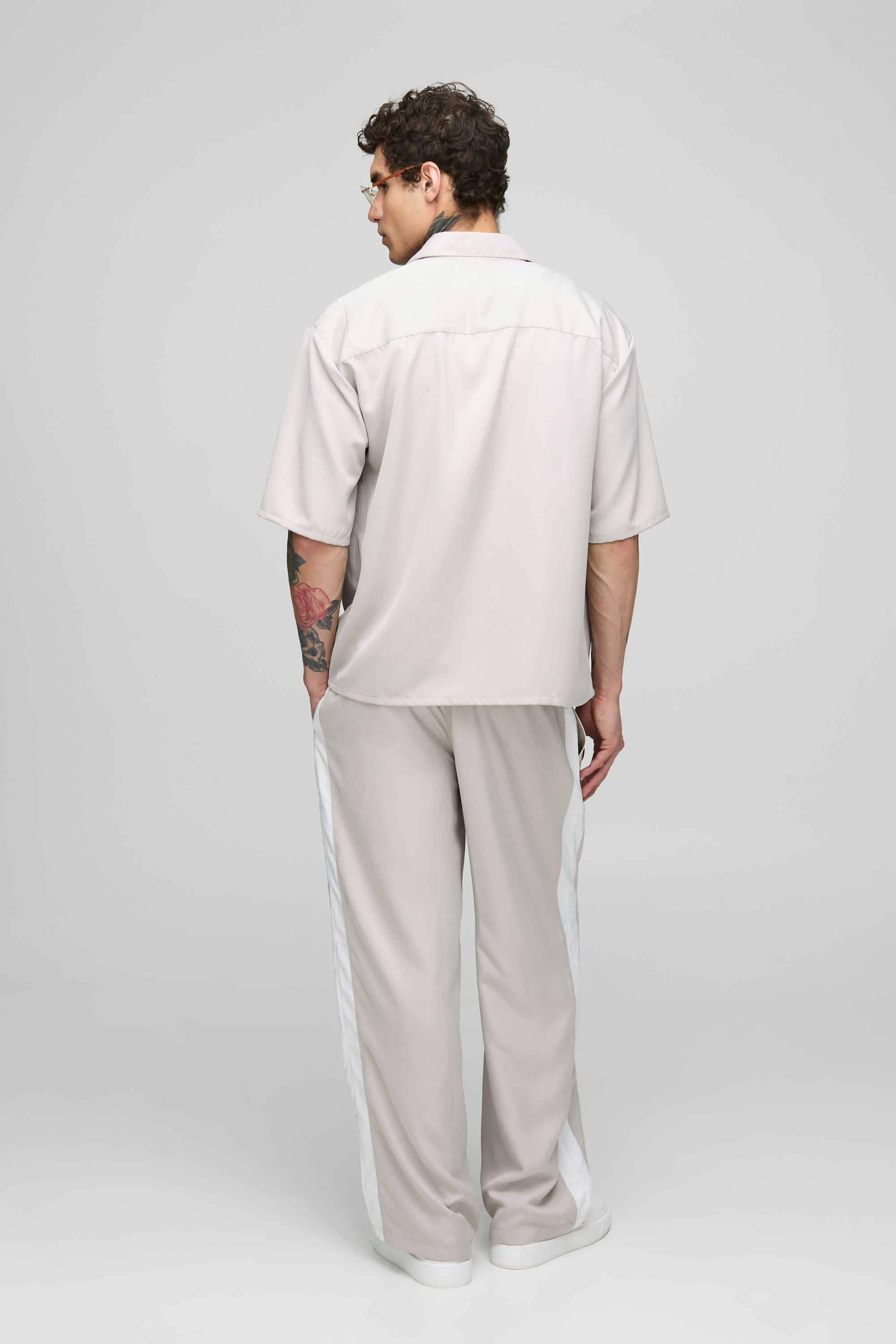 BoohooMAN Mens Oversized Soft Twill Short Sleeve Shirt & Wide Leg Trouser Set - Beige - Large
