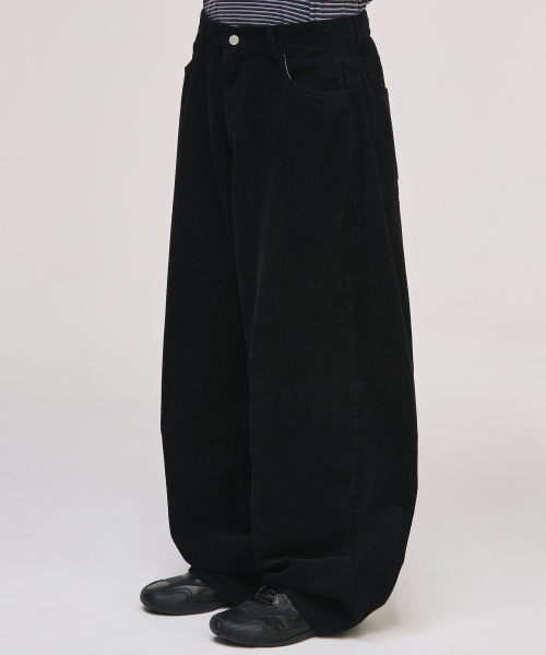 Wide Curved Dart Corduroy Pants