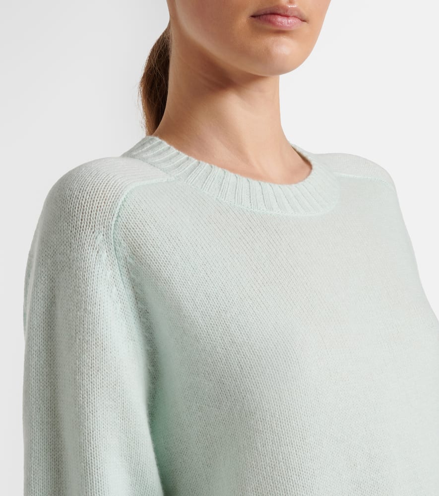 Cashmere sweater