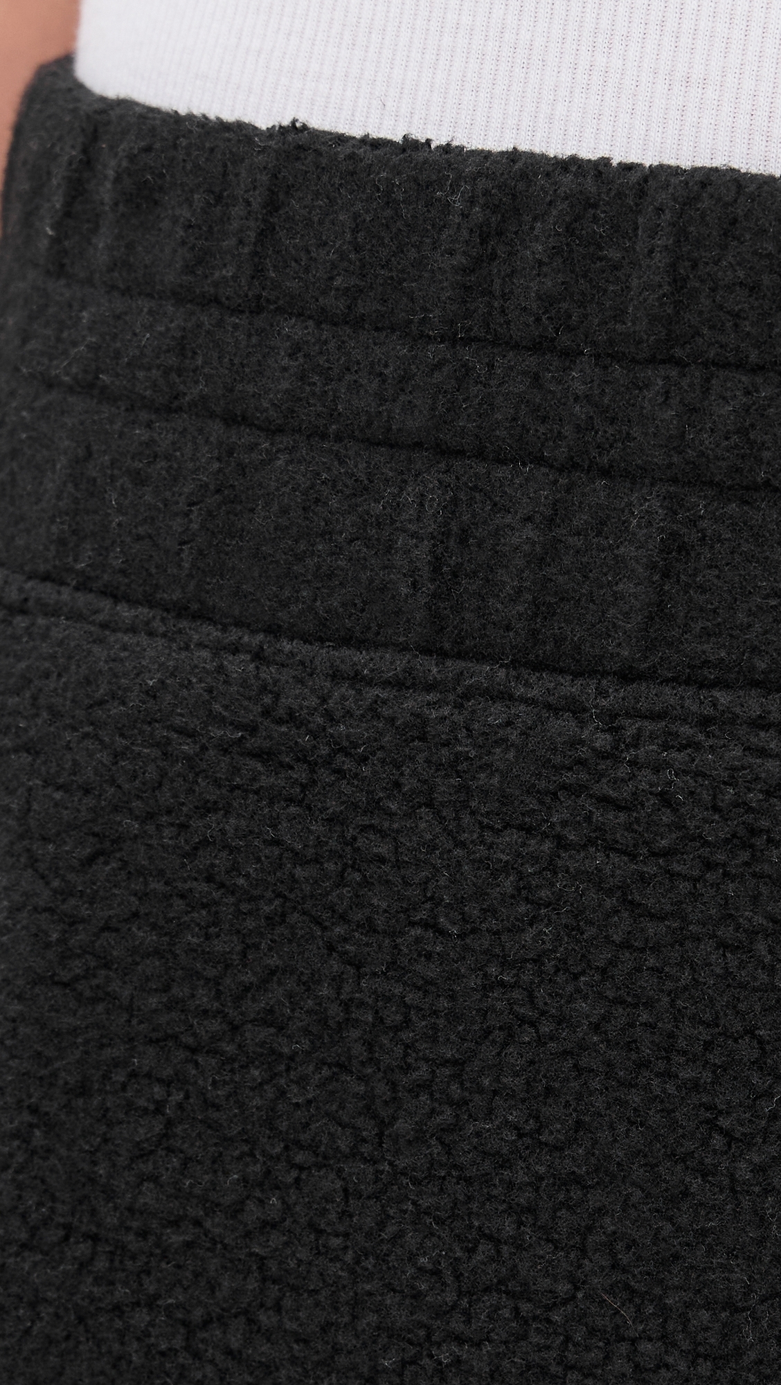 The Plush Victory Sweatpants Almost Black