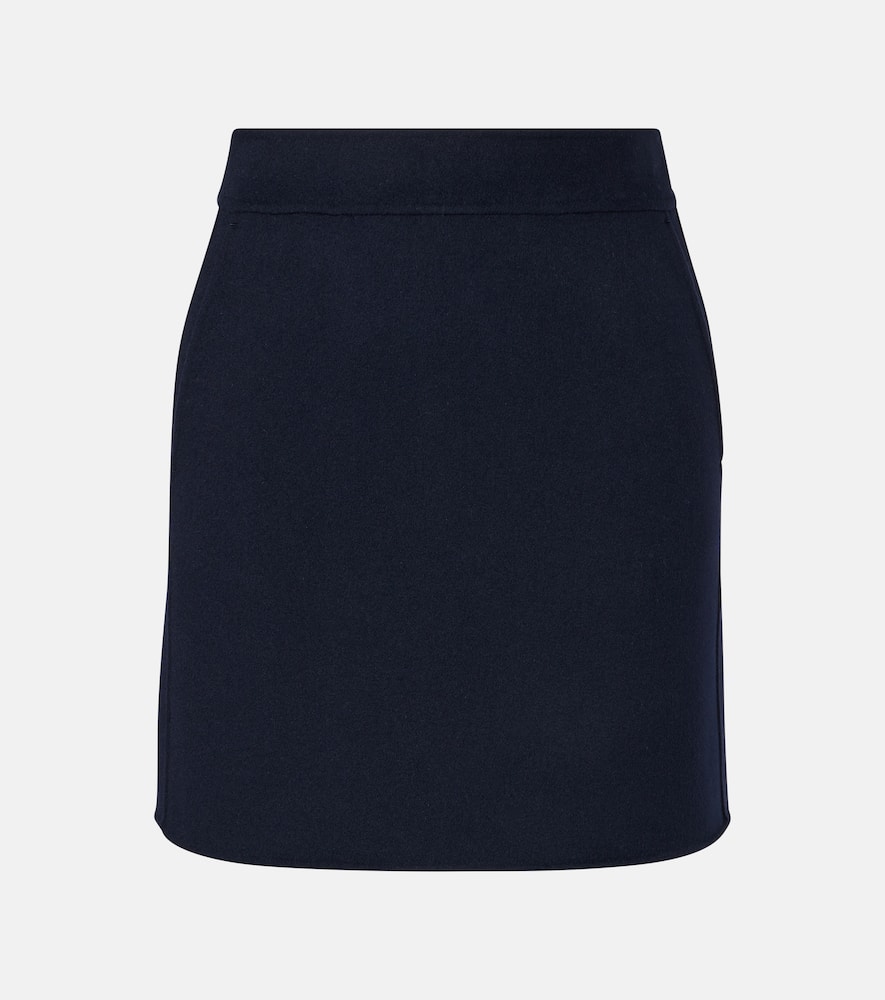 Virgin wool pencil skirt