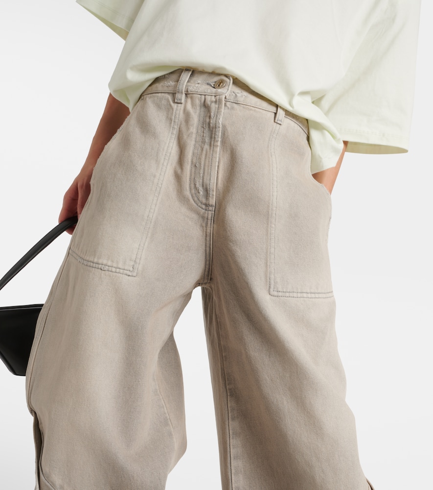 Low-rise wide-leg cargo jeans