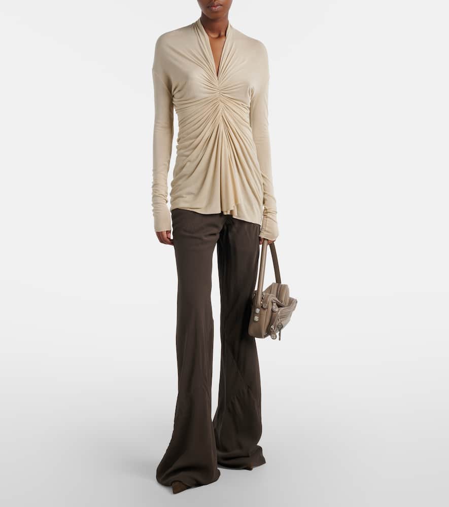 Radiance gathered top