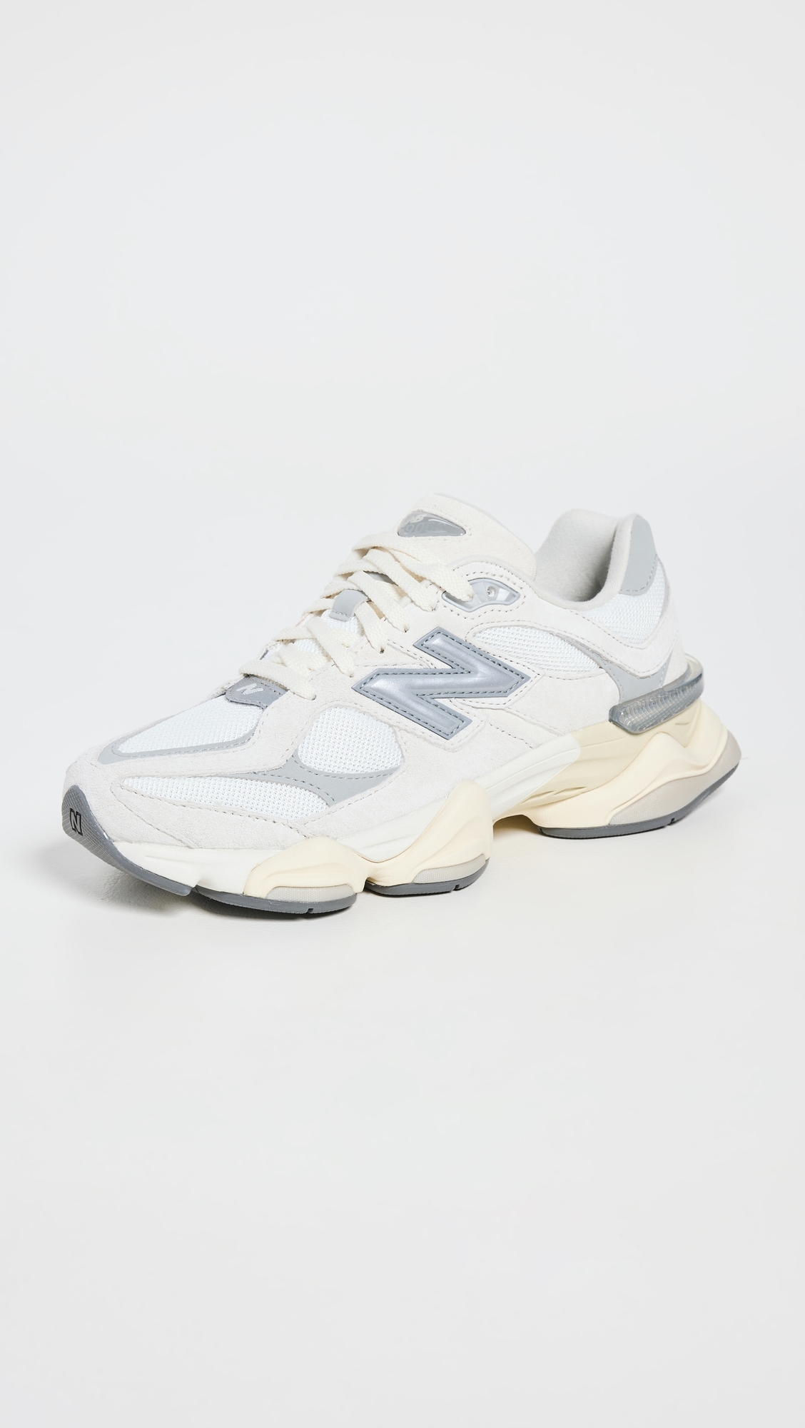 9060 Sneakers Sea Salt/Concrete/ Silver Met