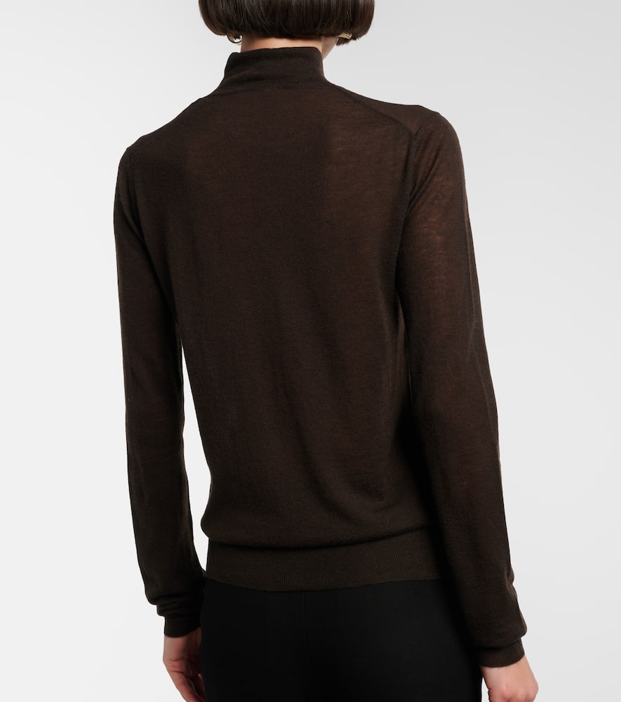 Cashmere sweater