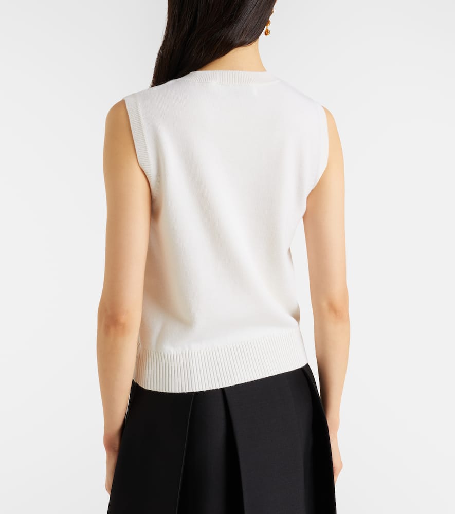 Virgin wool sweater vest