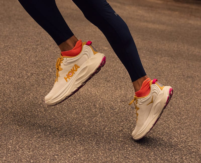 HOKA Women's Gaviota 6 Shoes in Birch/Yellow Gold