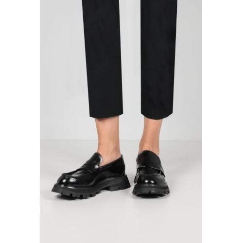 (N26) 알렉산더맥퀸 여성 로퍼 Wander brushed leather loafers