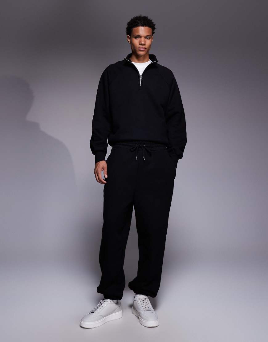 Premium 650gsm straight leg jogger in black