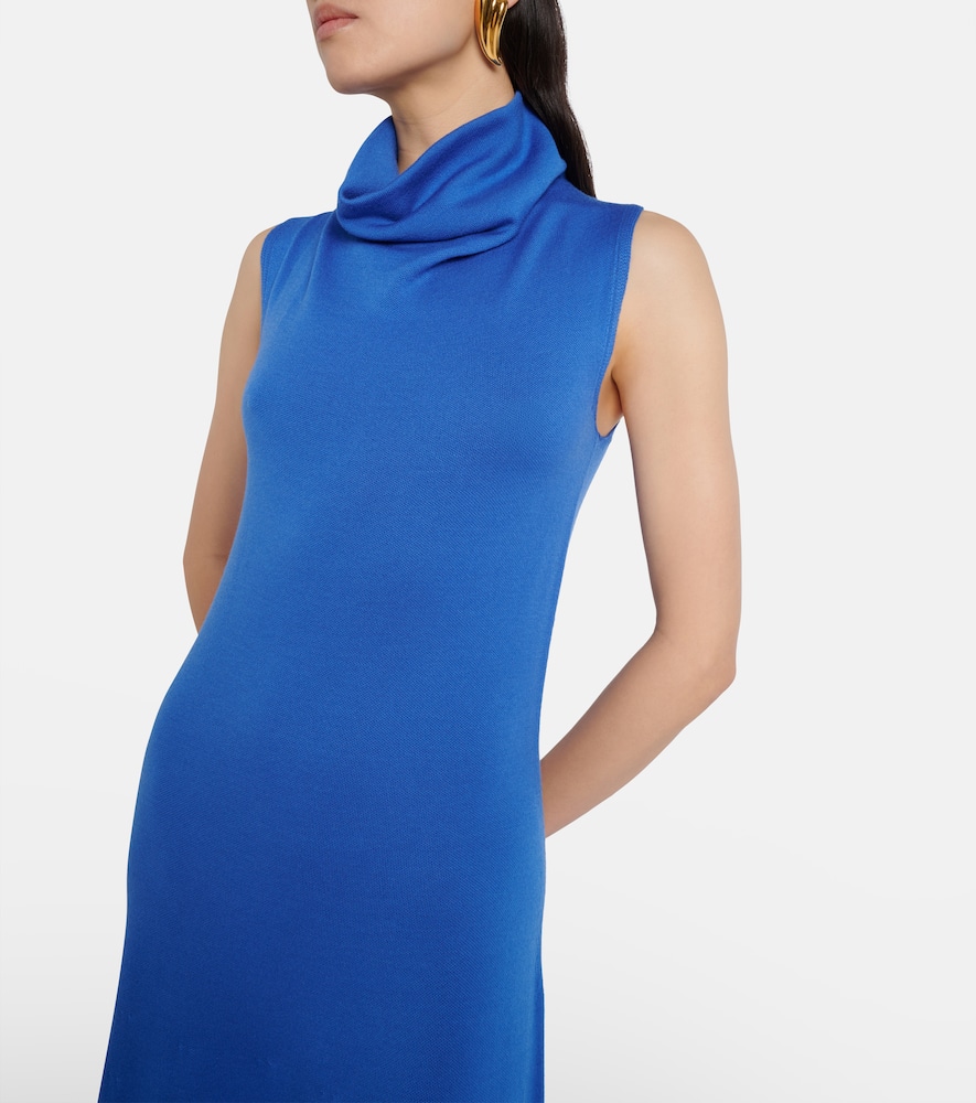 Knitted wool maxi dress