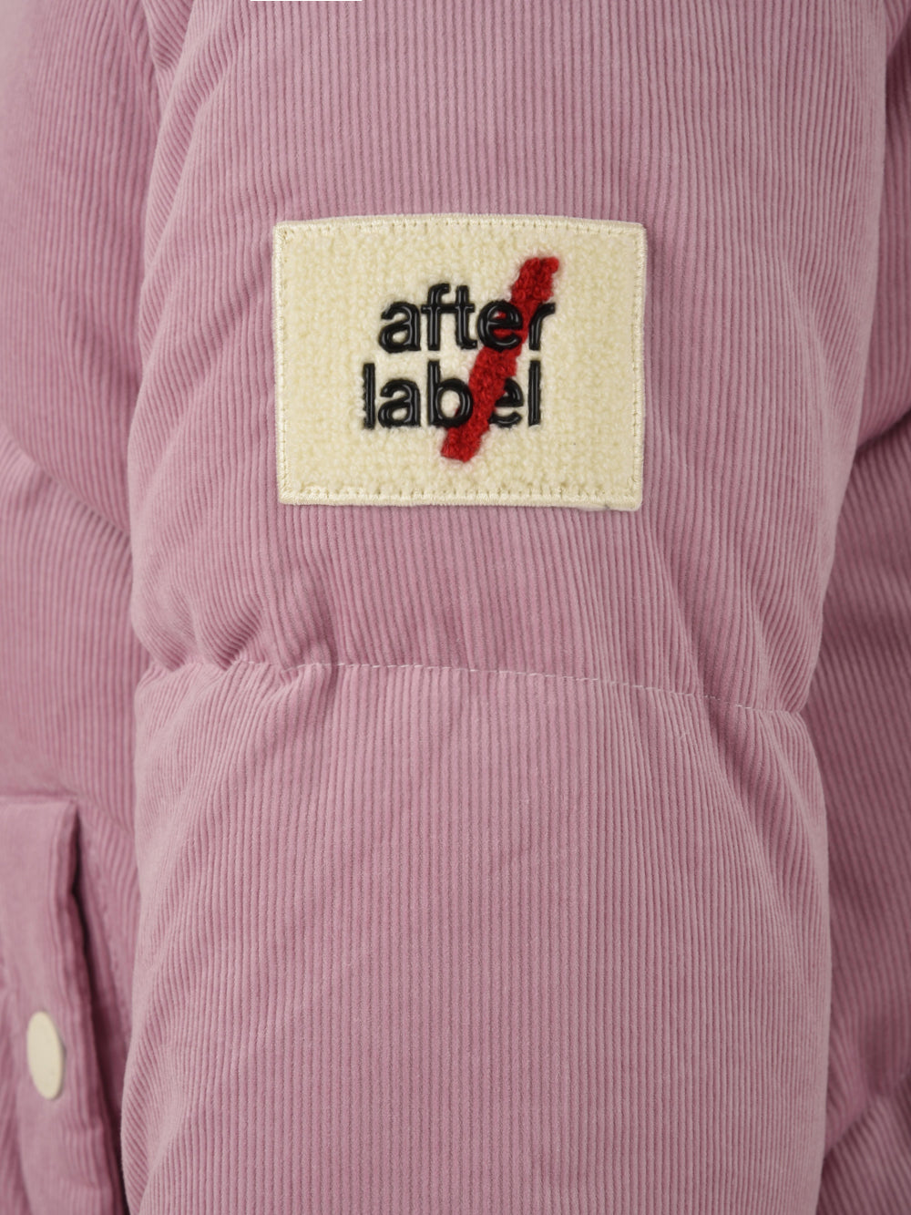 Après les manteaux d'étiquette rose