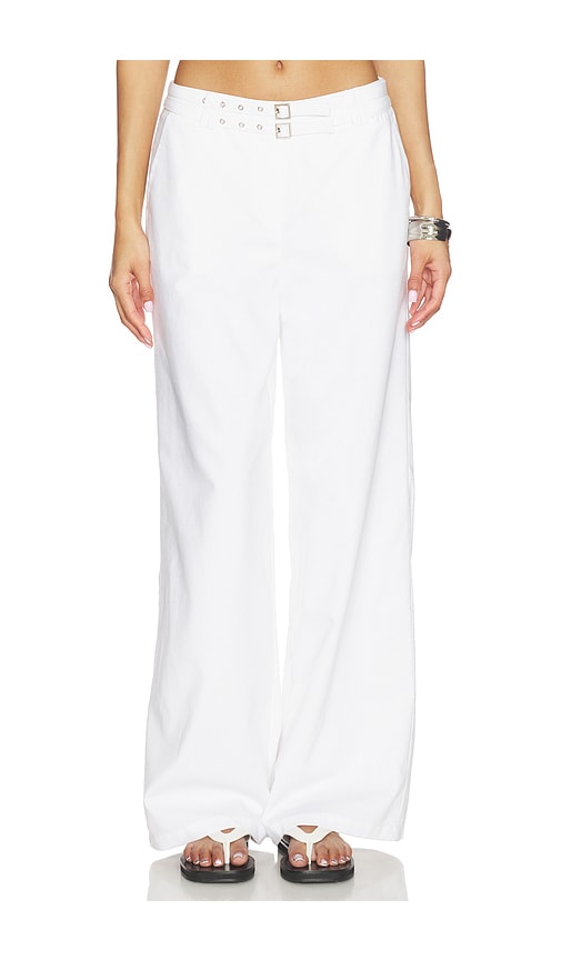 SEVEN WONDERS Zaylee Buckle Wide Leg Pant in White. - S also in XS, M