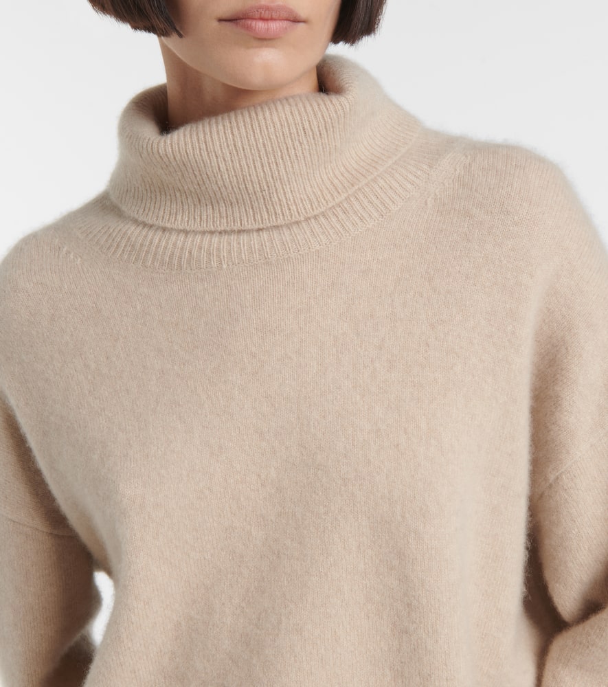 Cashmere turtleneck sweater