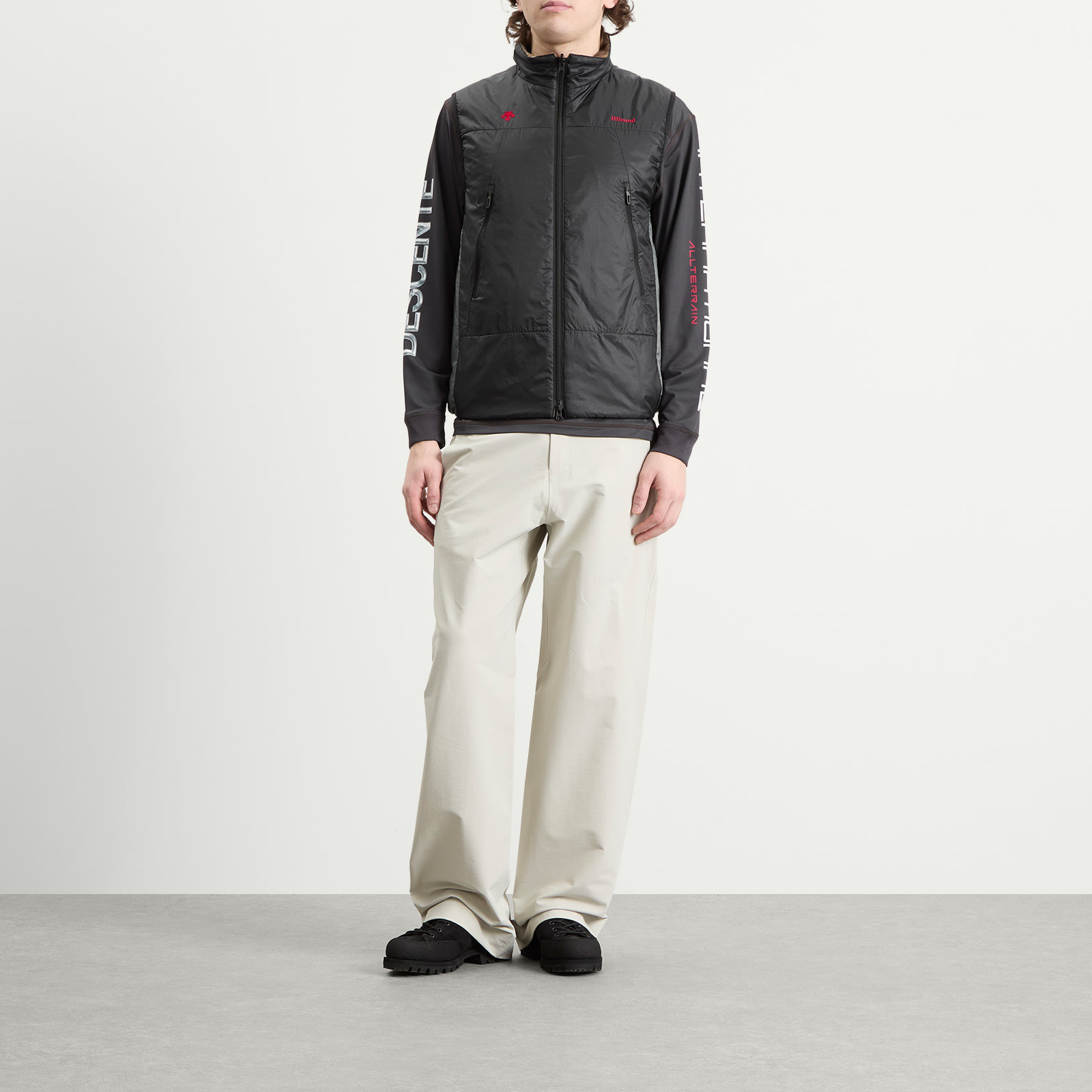 Men's Allterrain x JJJJound Reversible Vest in Black/Charcoal