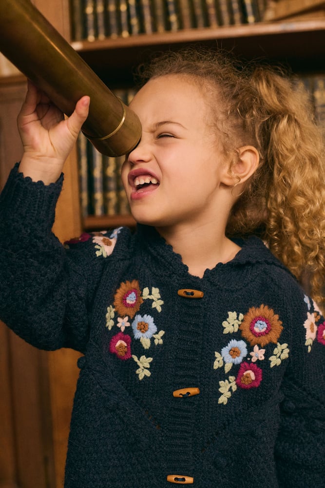 Floral embroidered knitted jacket