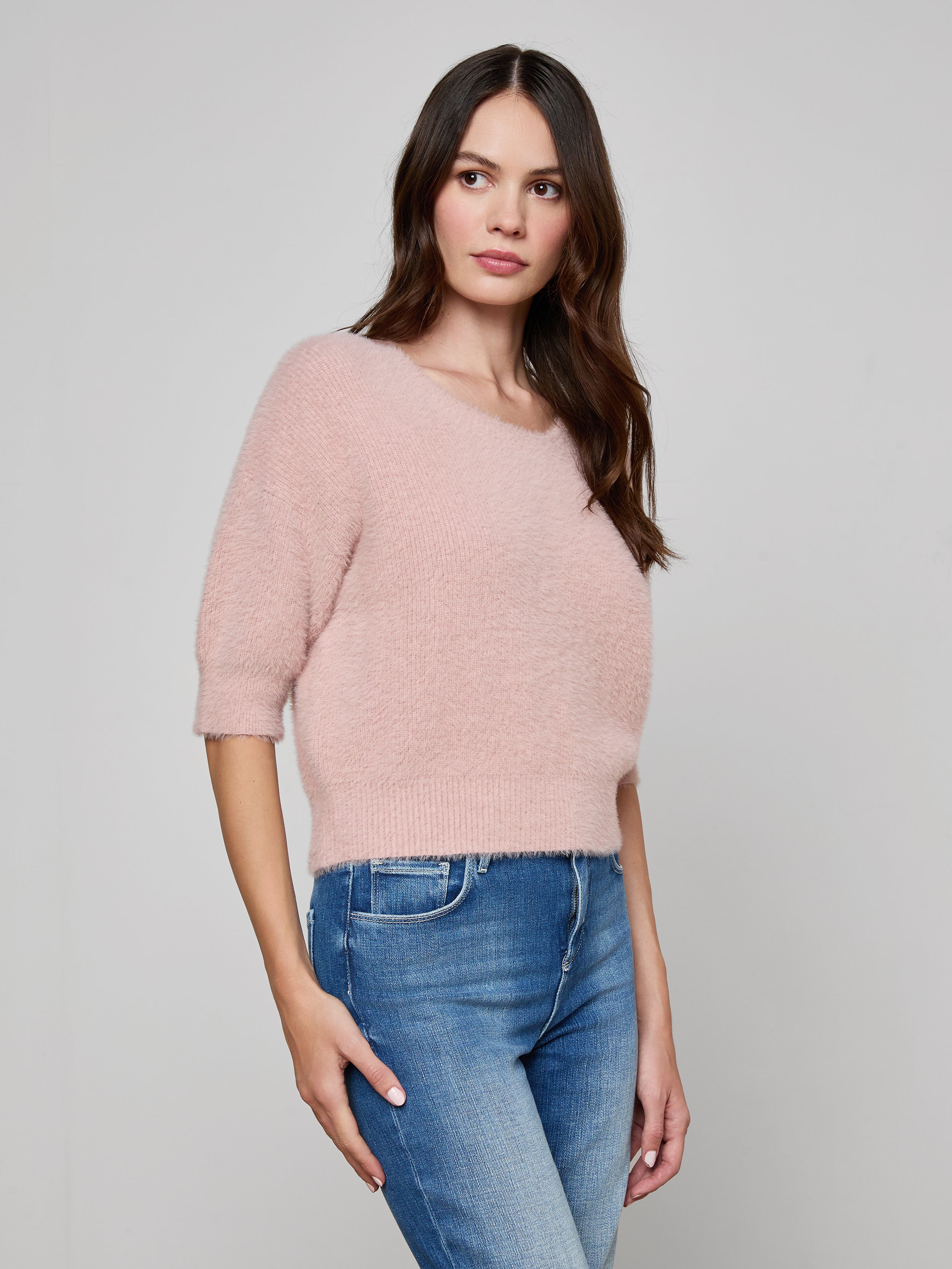 Guinevere Cropped Pullover In Pale Rose
