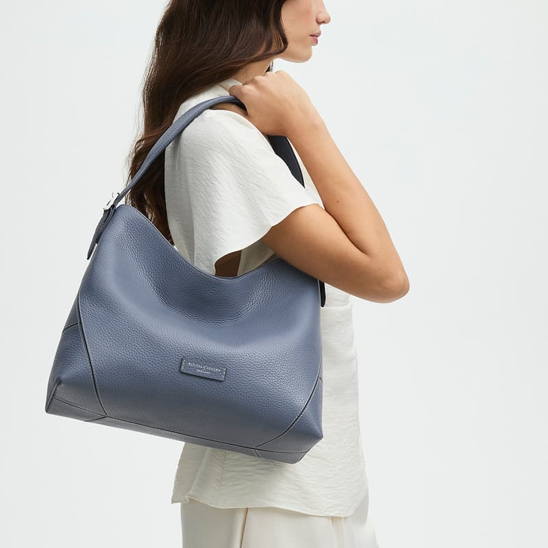 Hobo Bag in Heritage Blue Pebble