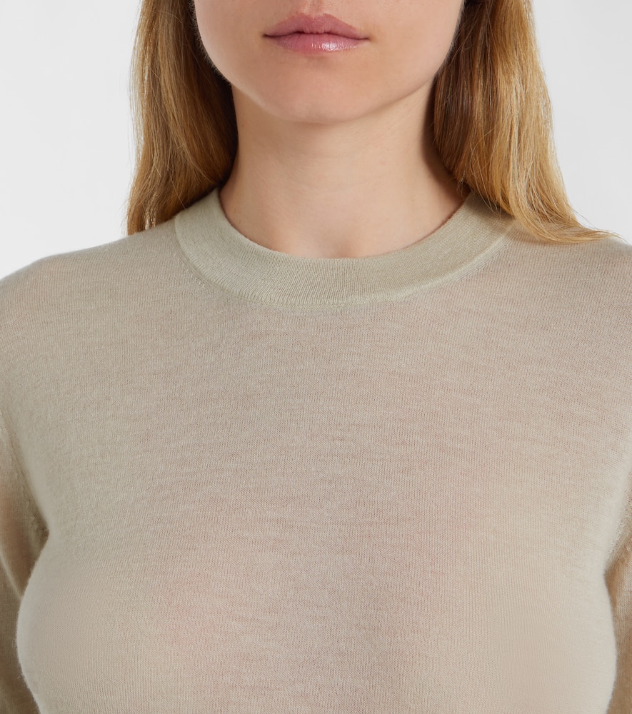 Cashmere sweater