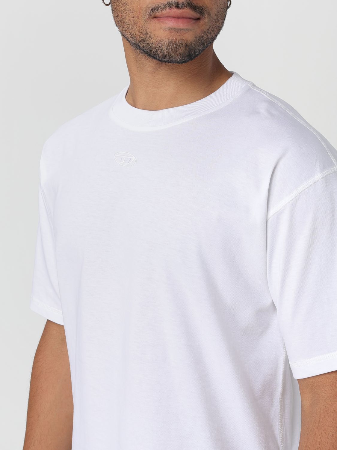 T-Shirt Men color White