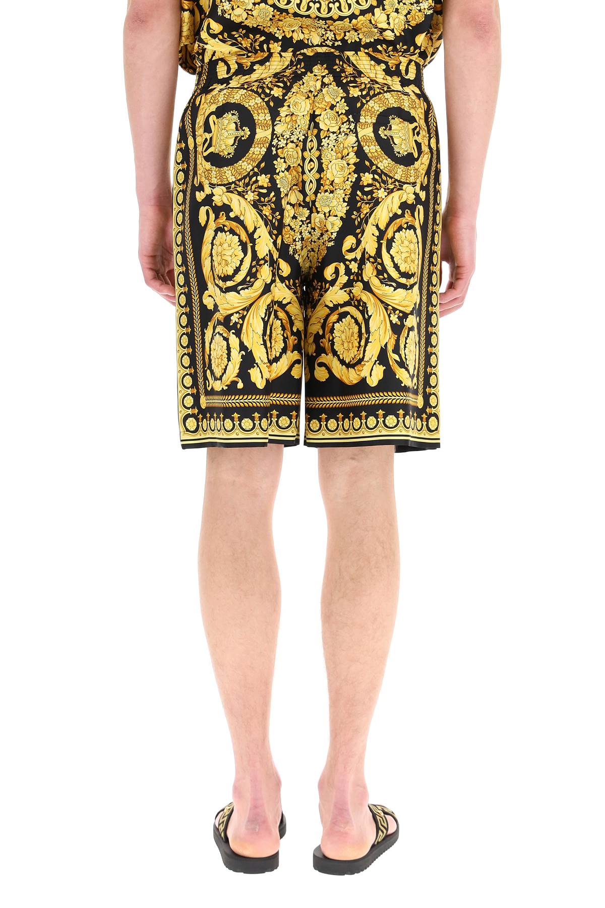 Barocco-print knee-length silk shorts