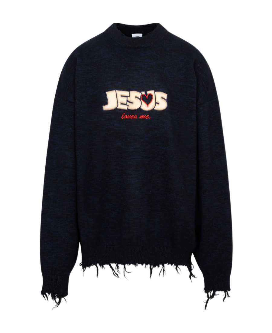 Round-neck and long-sleeved sweater