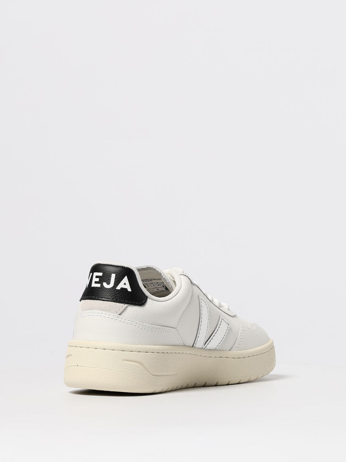 V-90 Sneakers