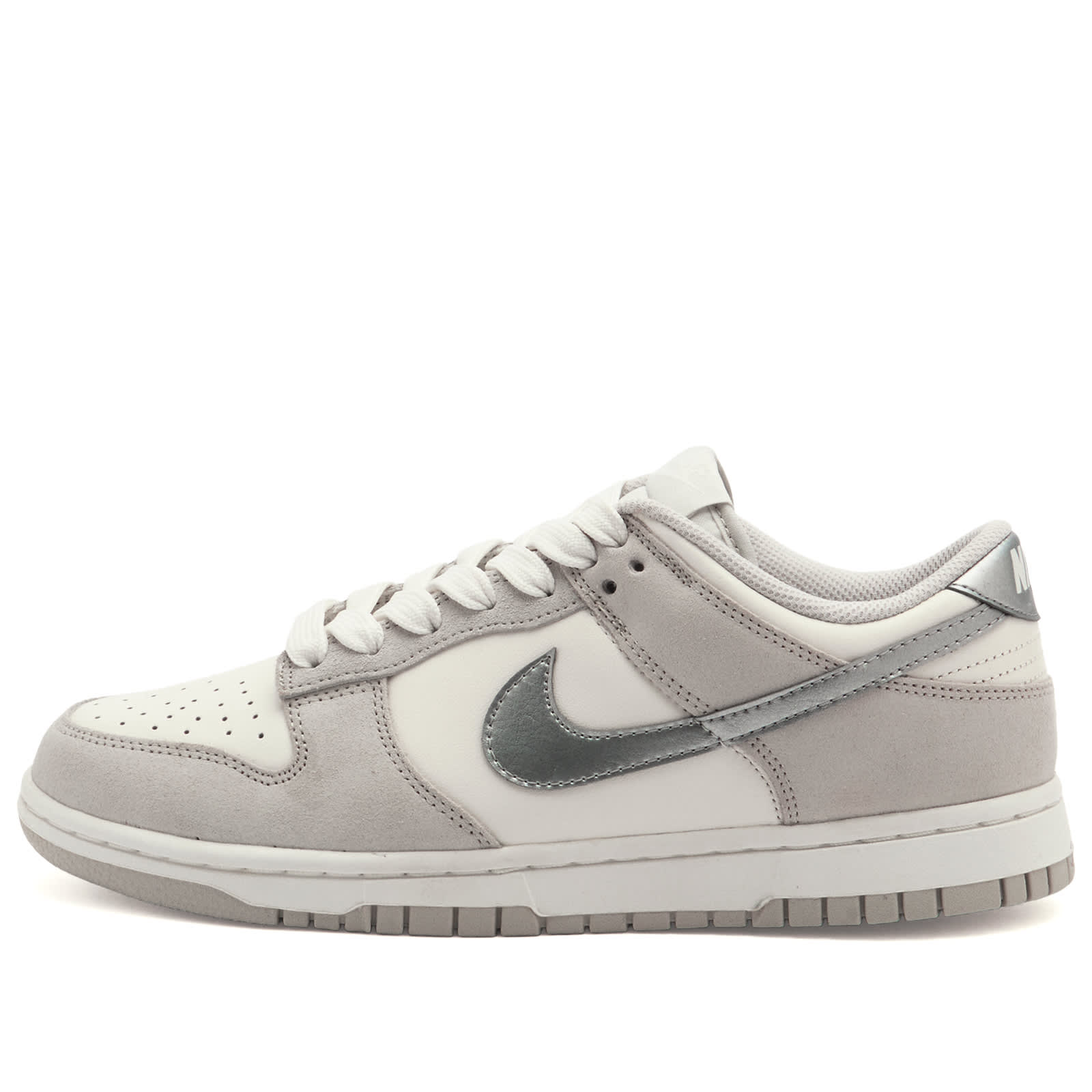 Women's Dunk Low W Sneaker Sail/Silver/Bone