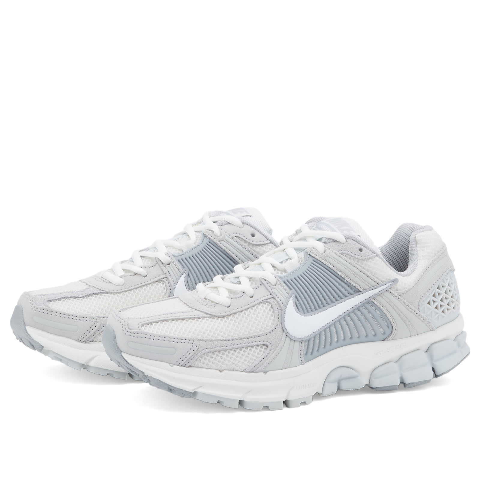Women's Zoom Vomero 5 Sde W Sneaker in Platinum// Grey