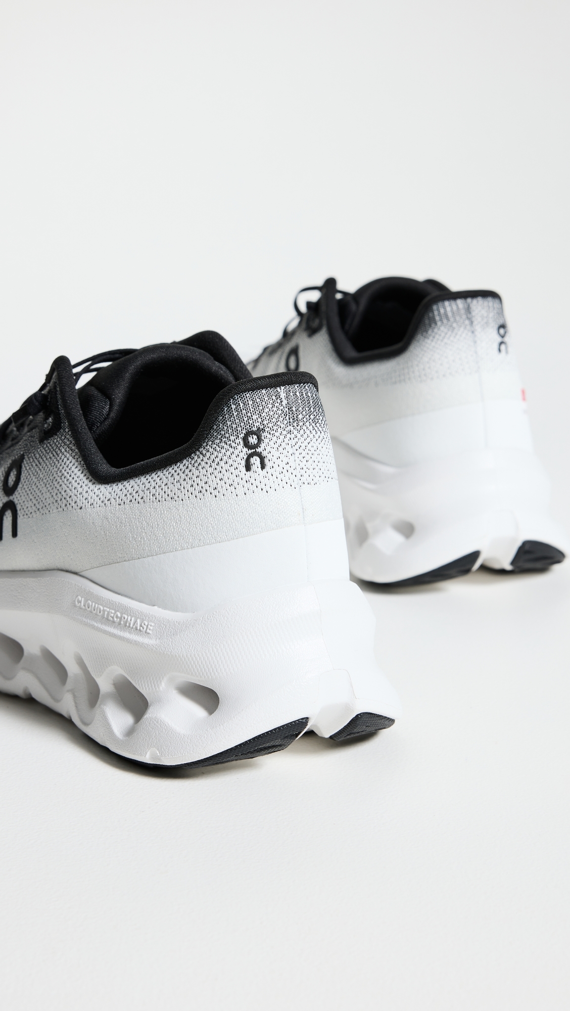 Cloudtilt Sneakers Black Ivory