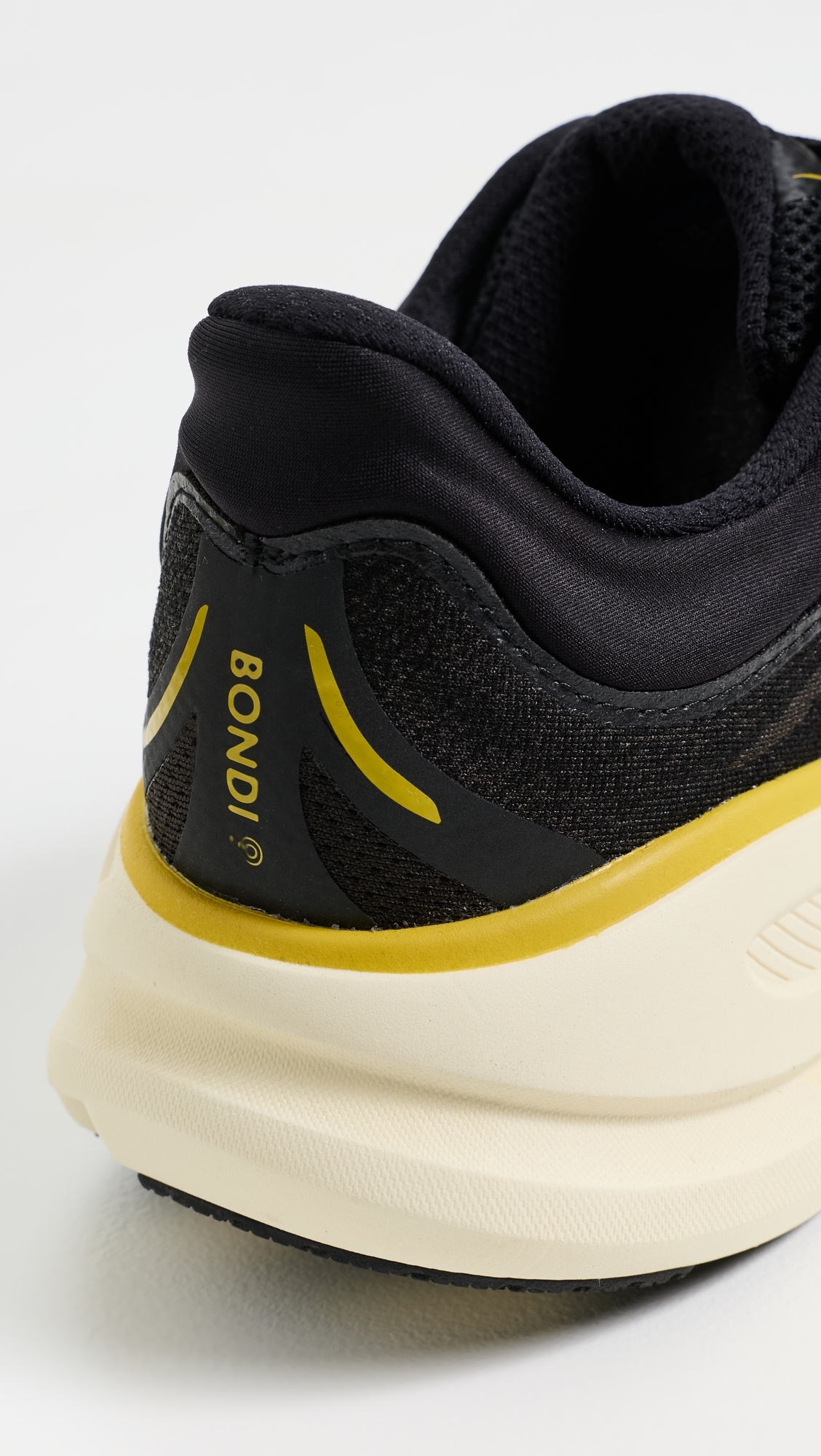 Bondi 9 Sneakers Carbon Black/Yellow Gold
