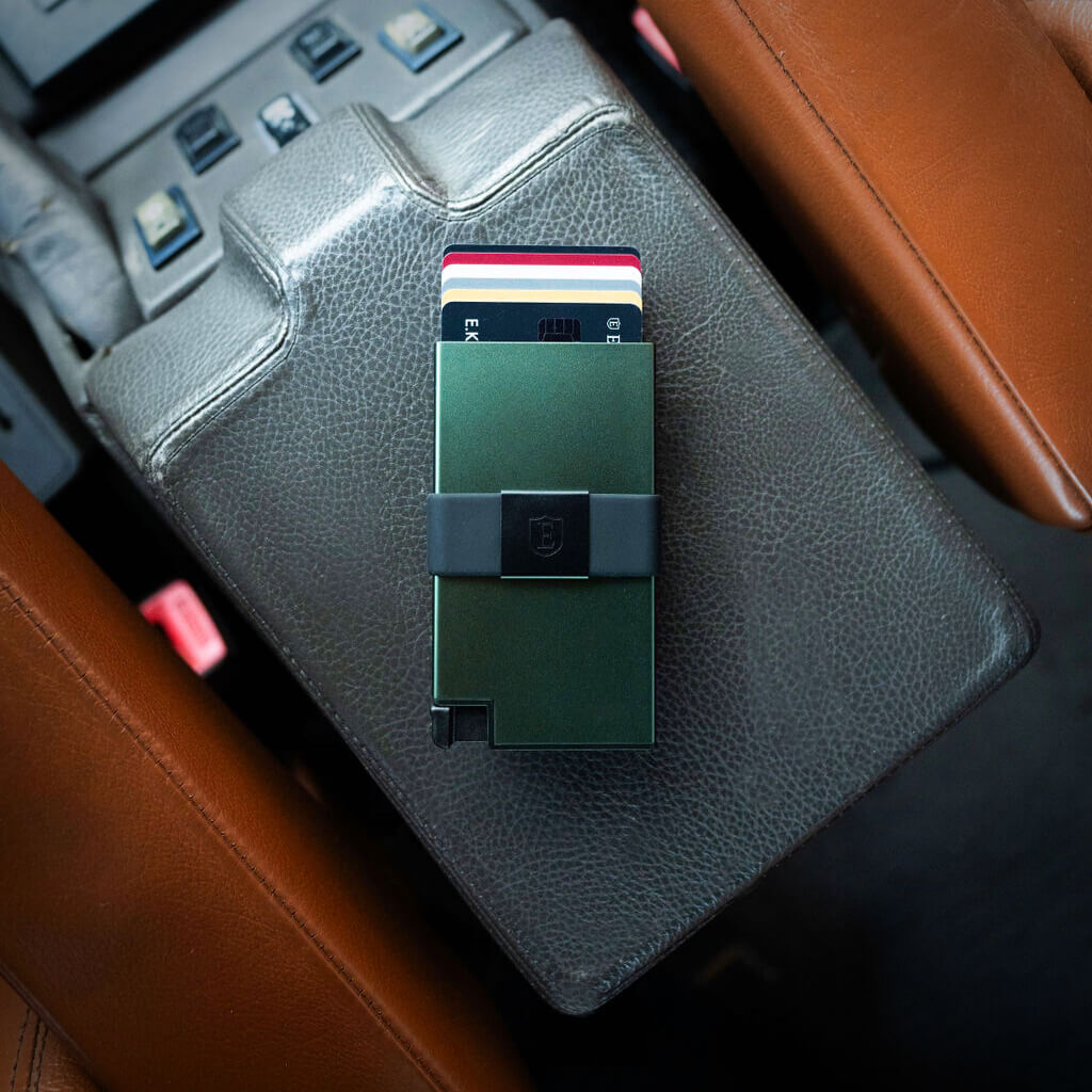 Ekster Cardholder for AirTag Fits up to 12 cards & cash Apple Compatible Green Ore
